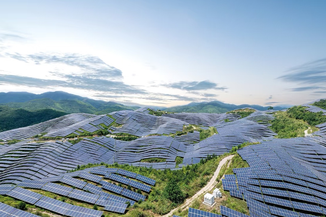 3.1华电玉龙上白麦光伏项目.jpg