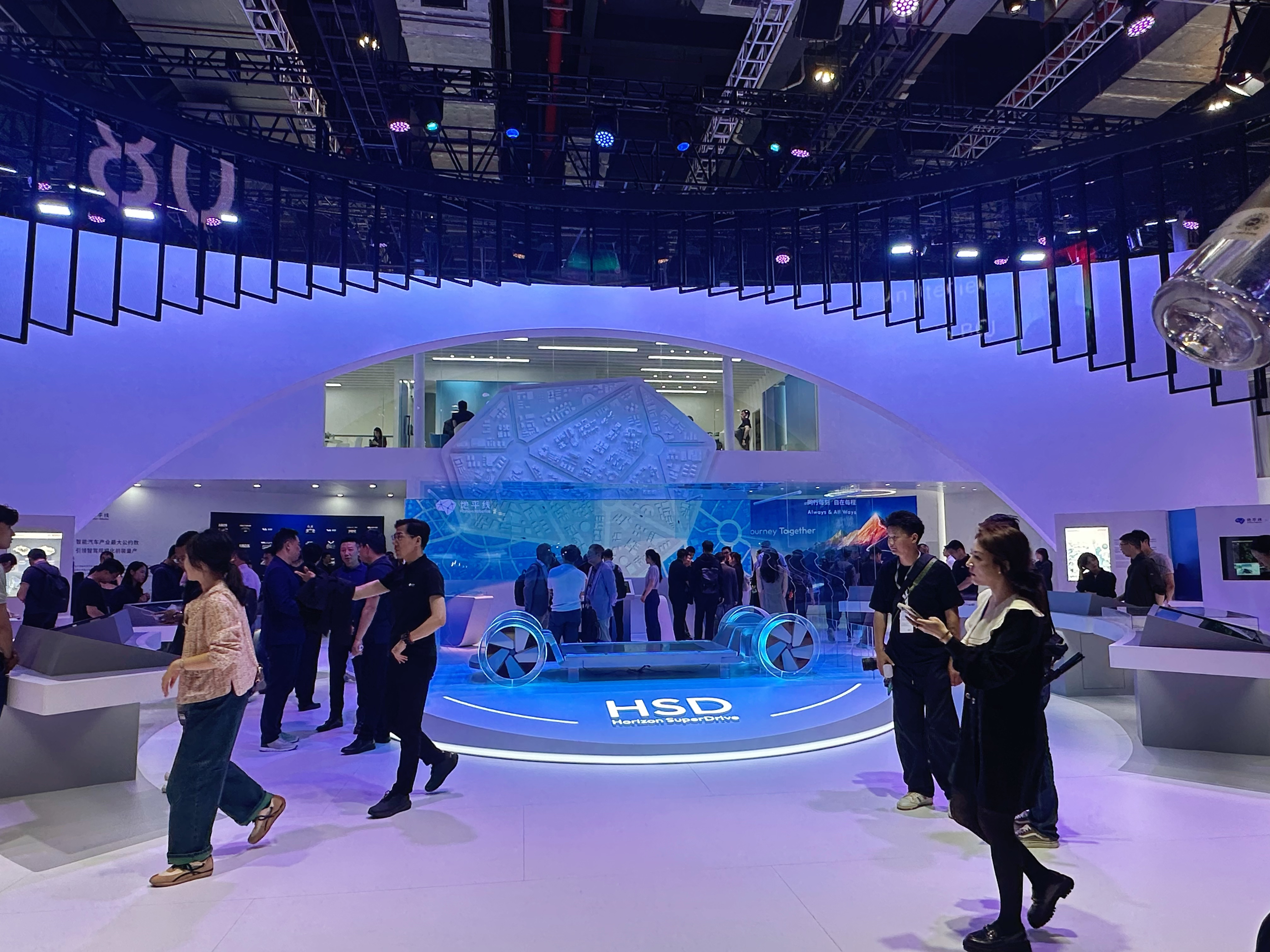 地平线.jpg ca1f622a2b6649a1b4f585c97222b47b.jpeg