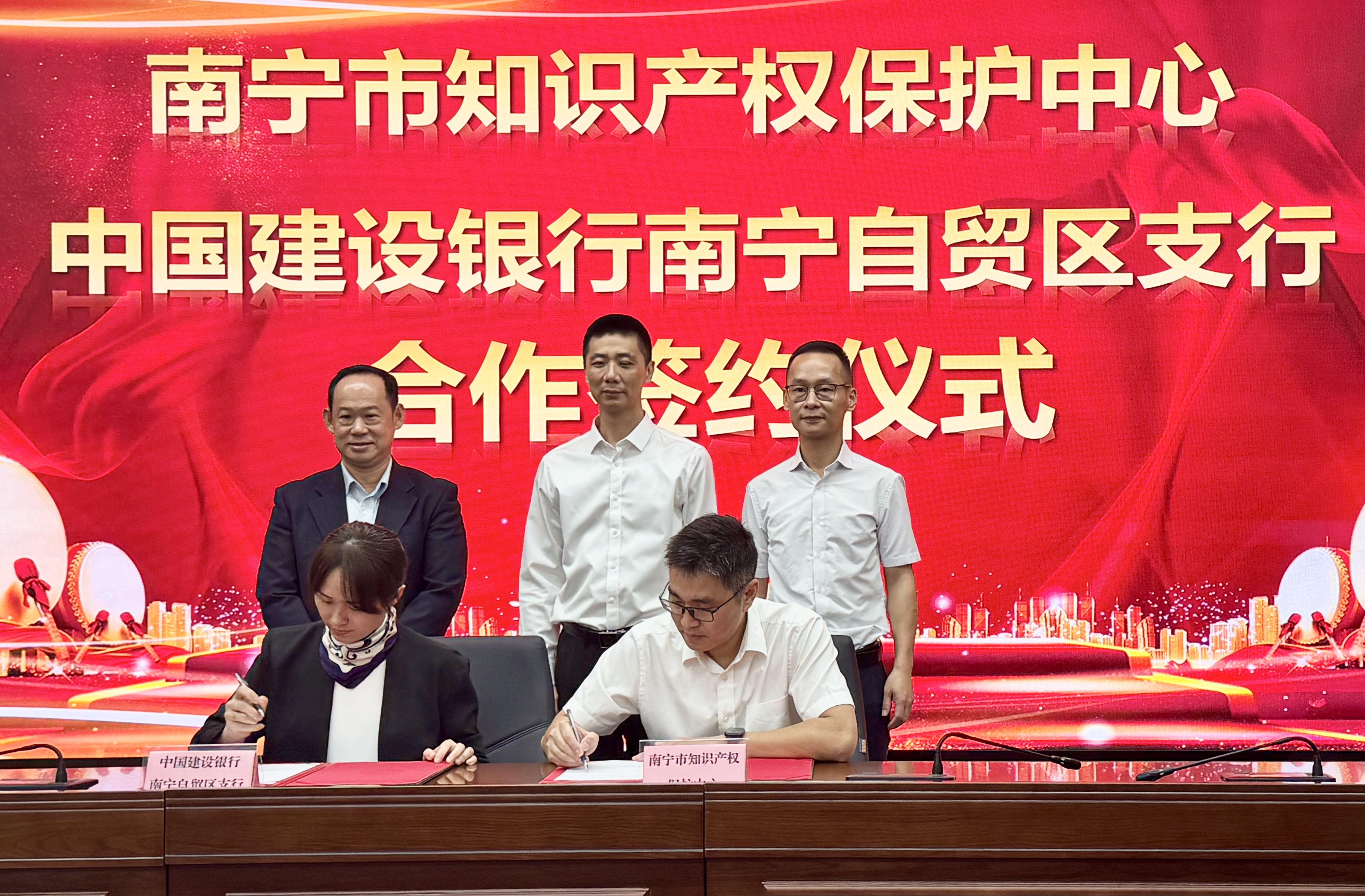 042501.jpg 48990ddaddf04a3f99090df1ef97953e.jpeg