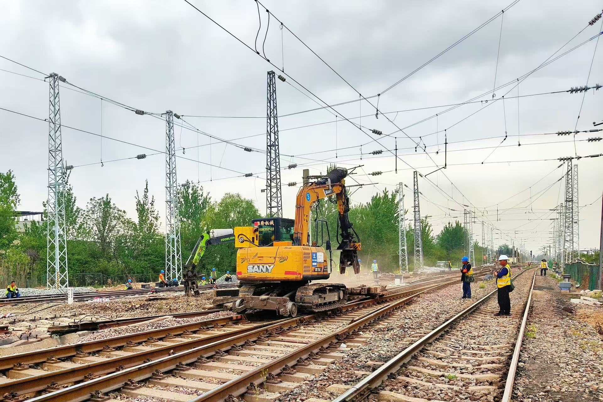 微信图片_20250428101814.jpg 95aa09f7821e45fb816904b91c62607e.jpeg