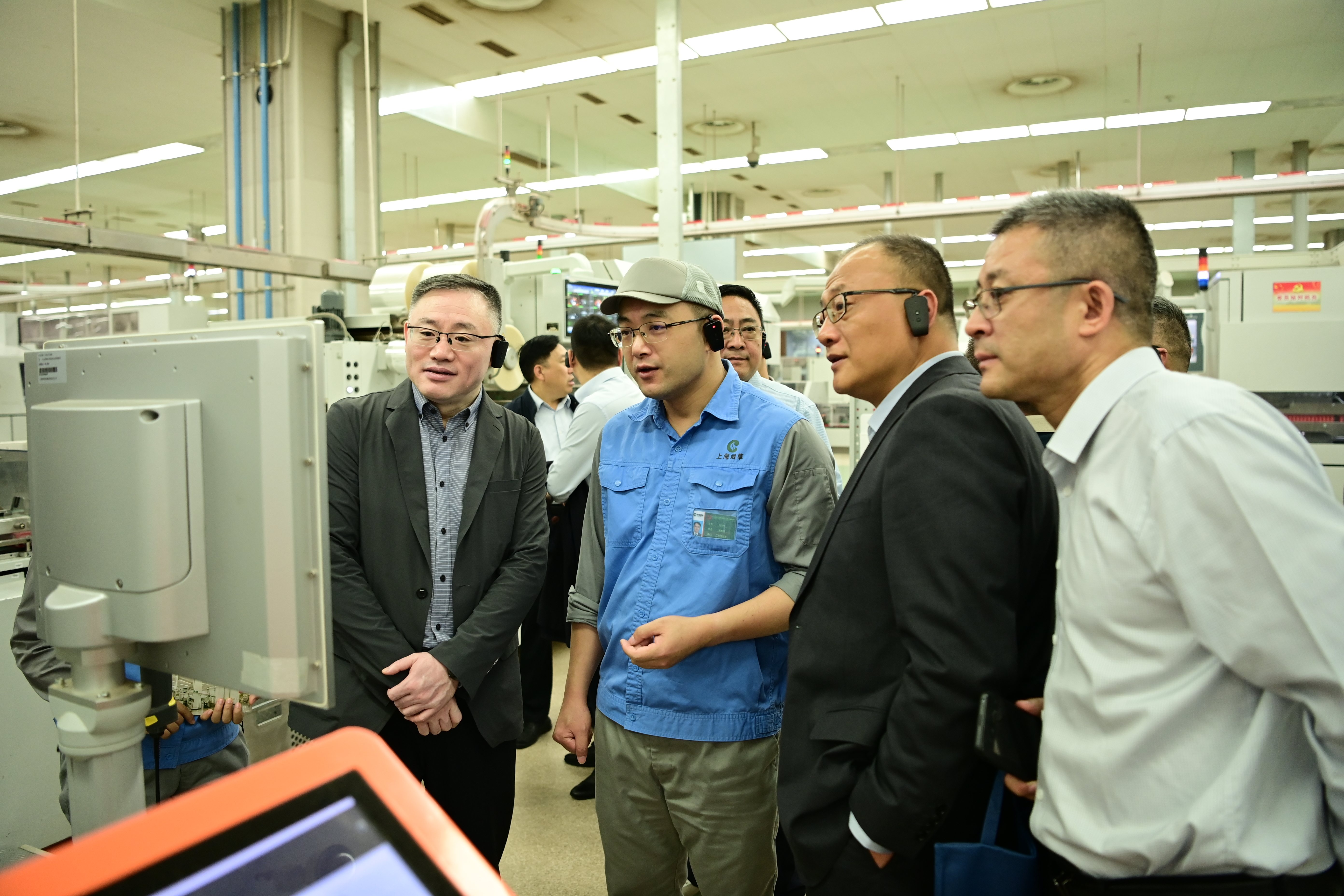 滕州卷烟厂到行业先进单位学习借鉴经验.jpg 12b7aeb3ccf74f46b4ae2ff3fcecd859.jpeg