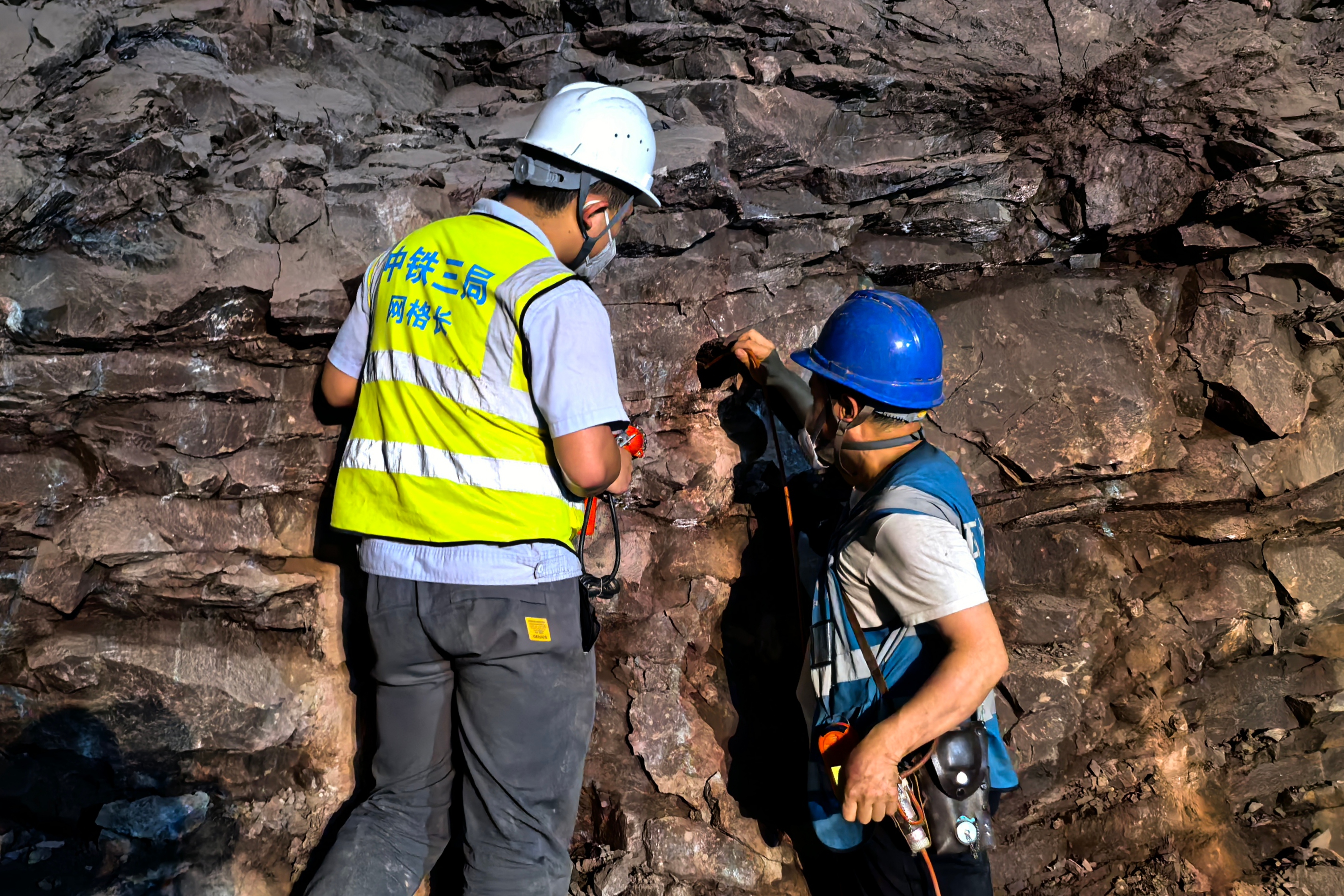 渝万高铁忠县段薄荷田隧道施工现场  赵军 摄 (10).jpg