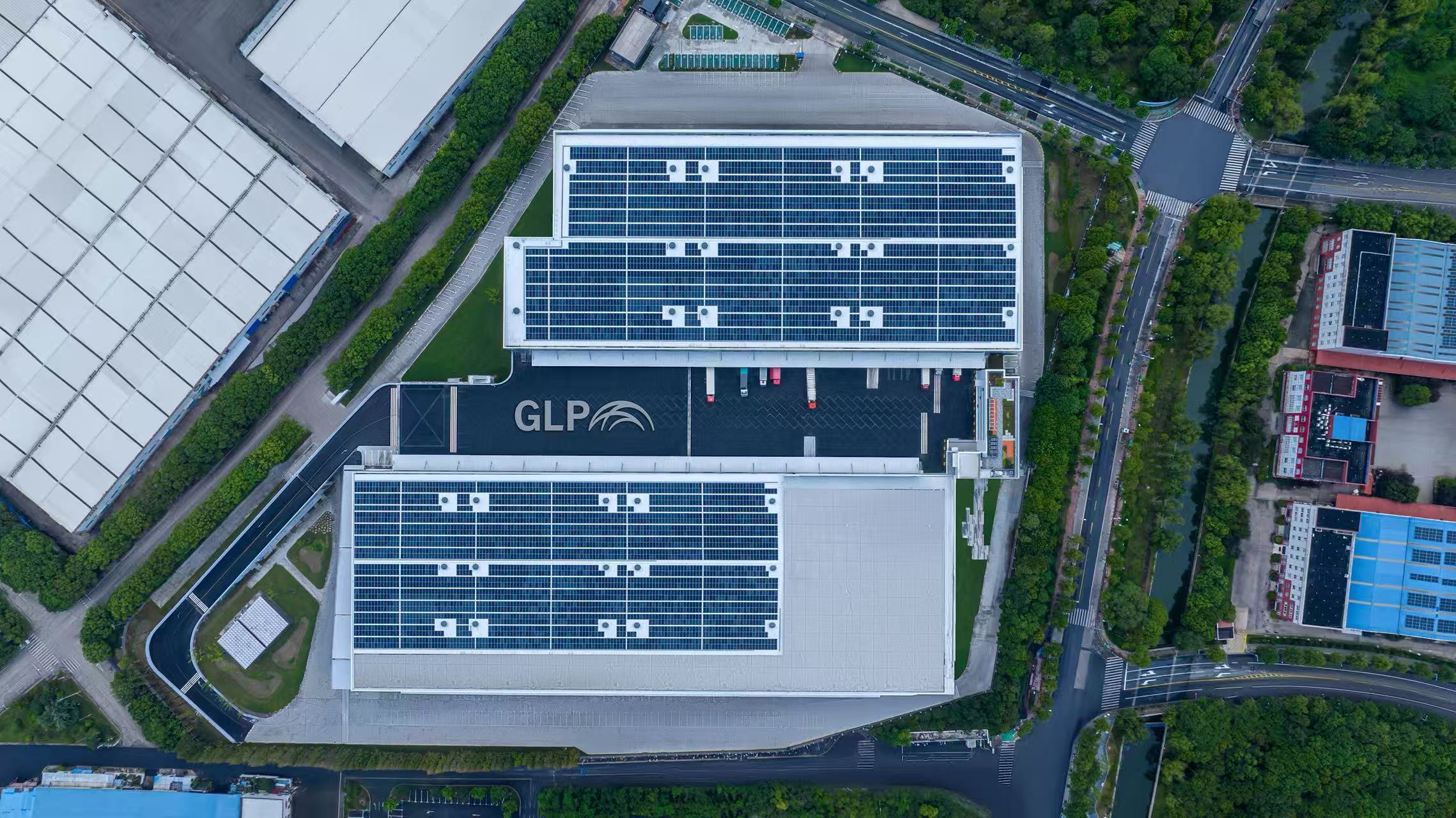 图为:普洛斯上海新西北物流园一期屋顶光伏(受访者供图).jpg 3535b5a20951406fa3ead56302ff15ac.jpeg