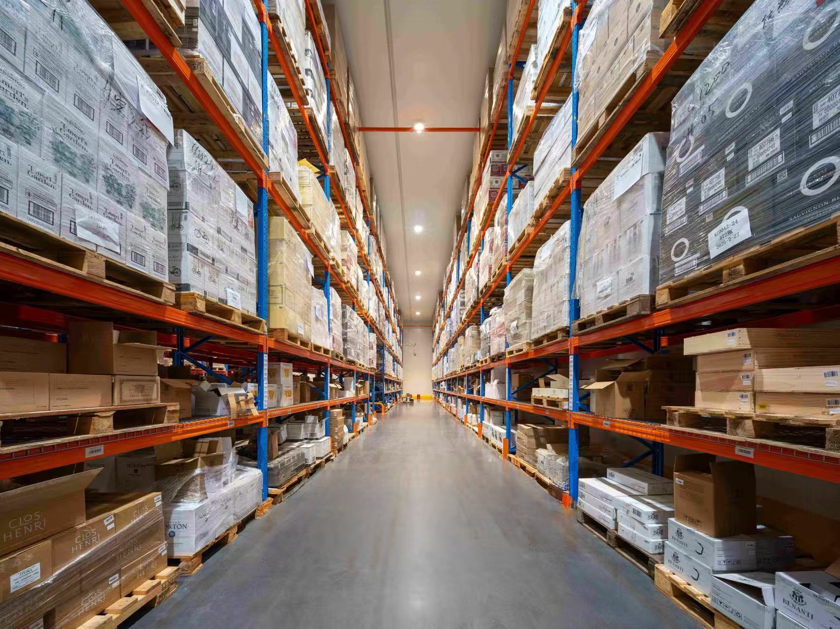 图为:普洛斯上海新西北物流园一期库区内部(受访者供图).jpg d9b984ddc77e4d3082e77bcd1ee583e5.jpeg