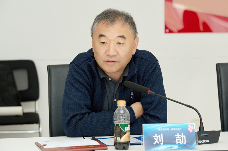 刘劼_副本.jpg 刘劼_副本.jpg