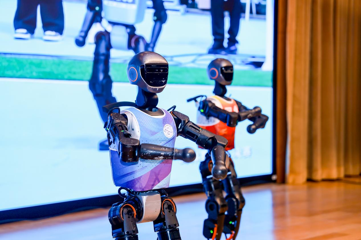 机器人舞蹈为比赛现场增添科技感氛围.png e3992233ee3e48d681a09203b7d2b927.png