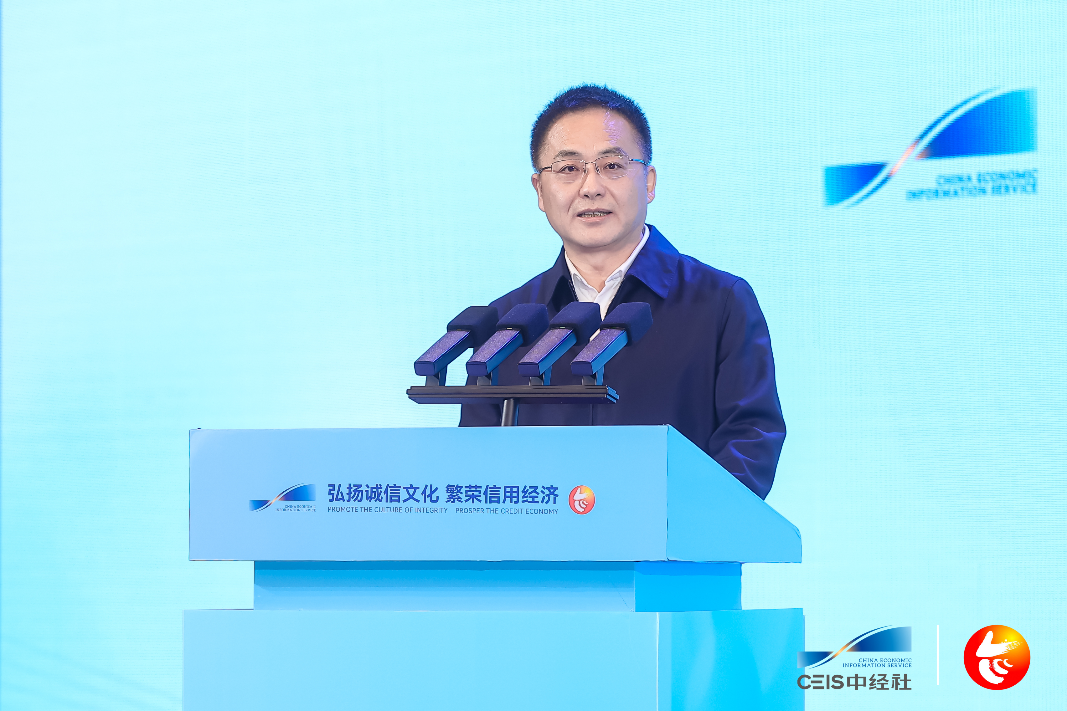 图为<span class='highlight-red'>中共</span>开封<span class='highlight-red'>市委</span><span class='highlight-red'>常委</span>、常务副市长张红伟发表观点.jpg 25d75c16d2a240c2955d53a52f78797a.jpeg