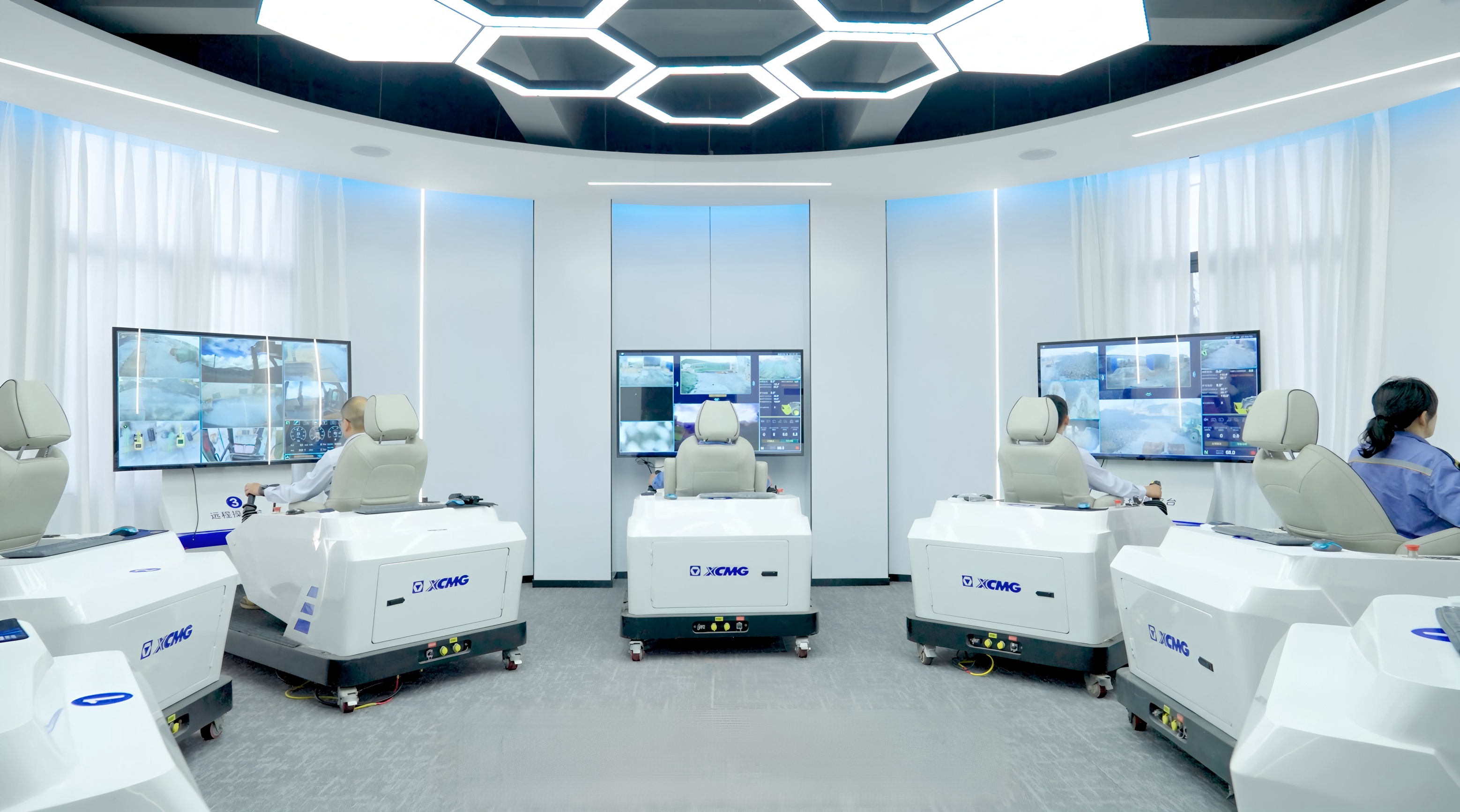 西南铜业驾驶舱.jpg 西南铜业驾驶舱.jpg